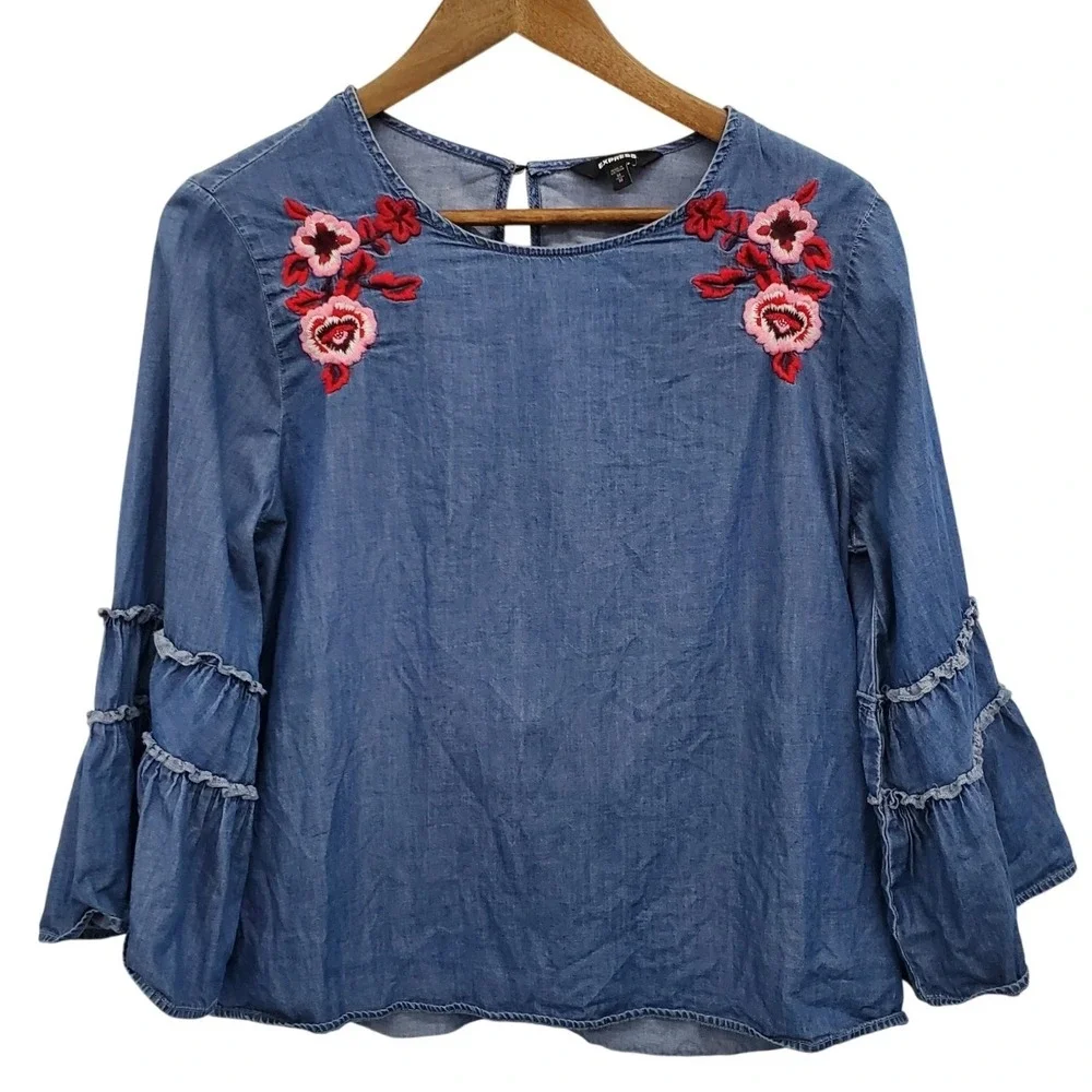Express Denim Chambray Blouse Floral Embroidered Bell Sleeve Boho Casual M - Picture 3 of 16